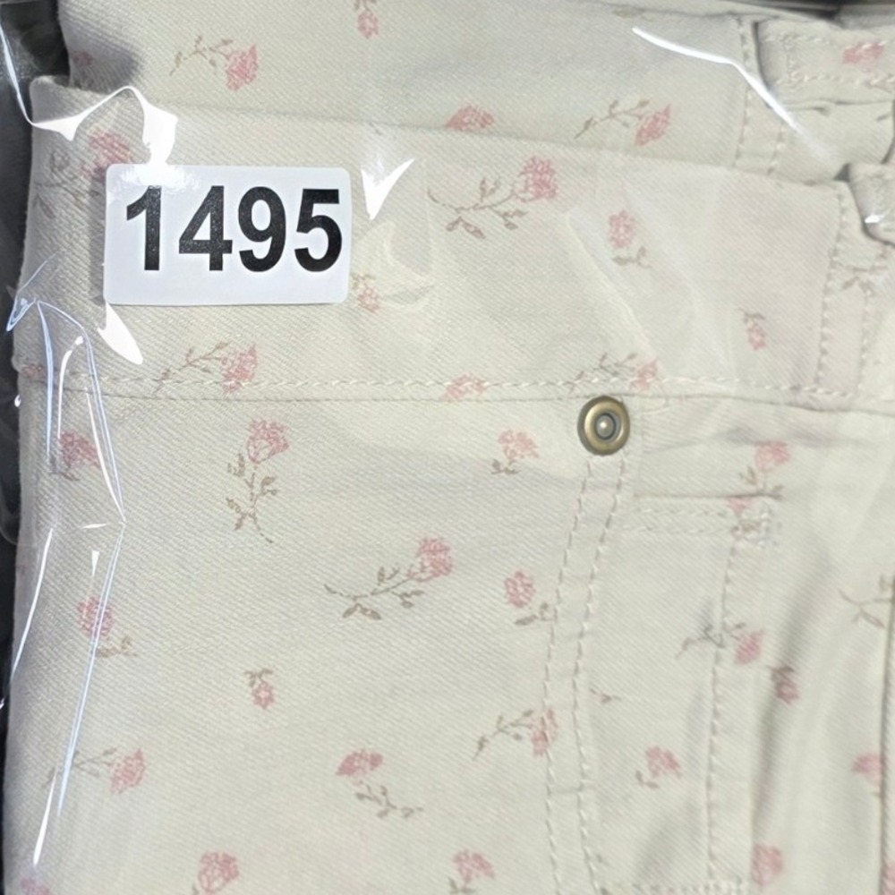 Sonoma Goods for Life Womens‎ Size 10 Floral Jean Shorts Beige Pink Rose Print - Picture 11 of 11